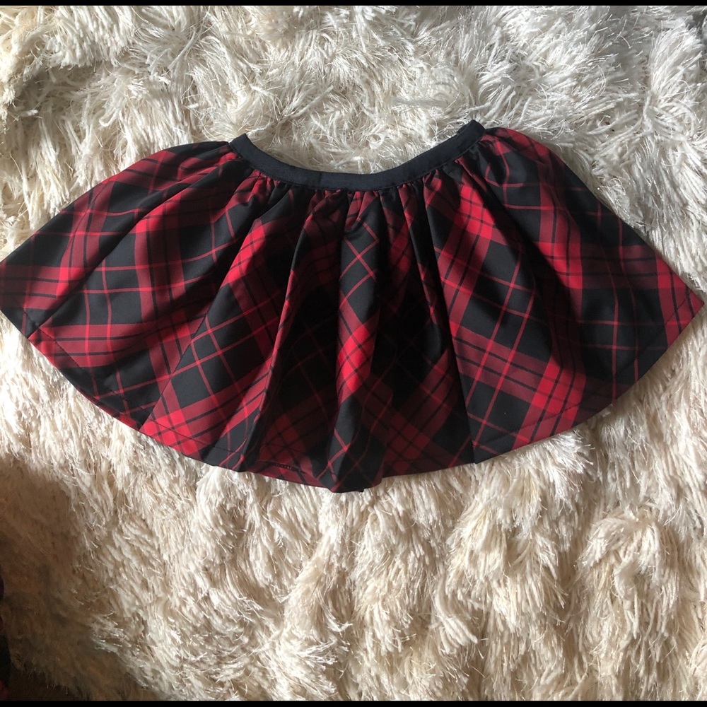 NWT beautiful Koala Kid red and black lined skirt